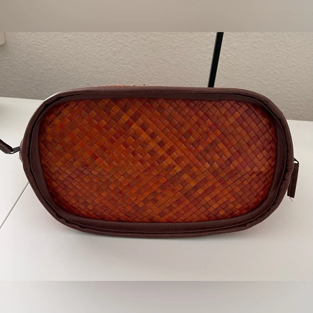 MAUI’S NATIVE INTELLIGENCE Lauhala Bag Wooden Handles with Double Zipper NWT - Picture 4 of 5